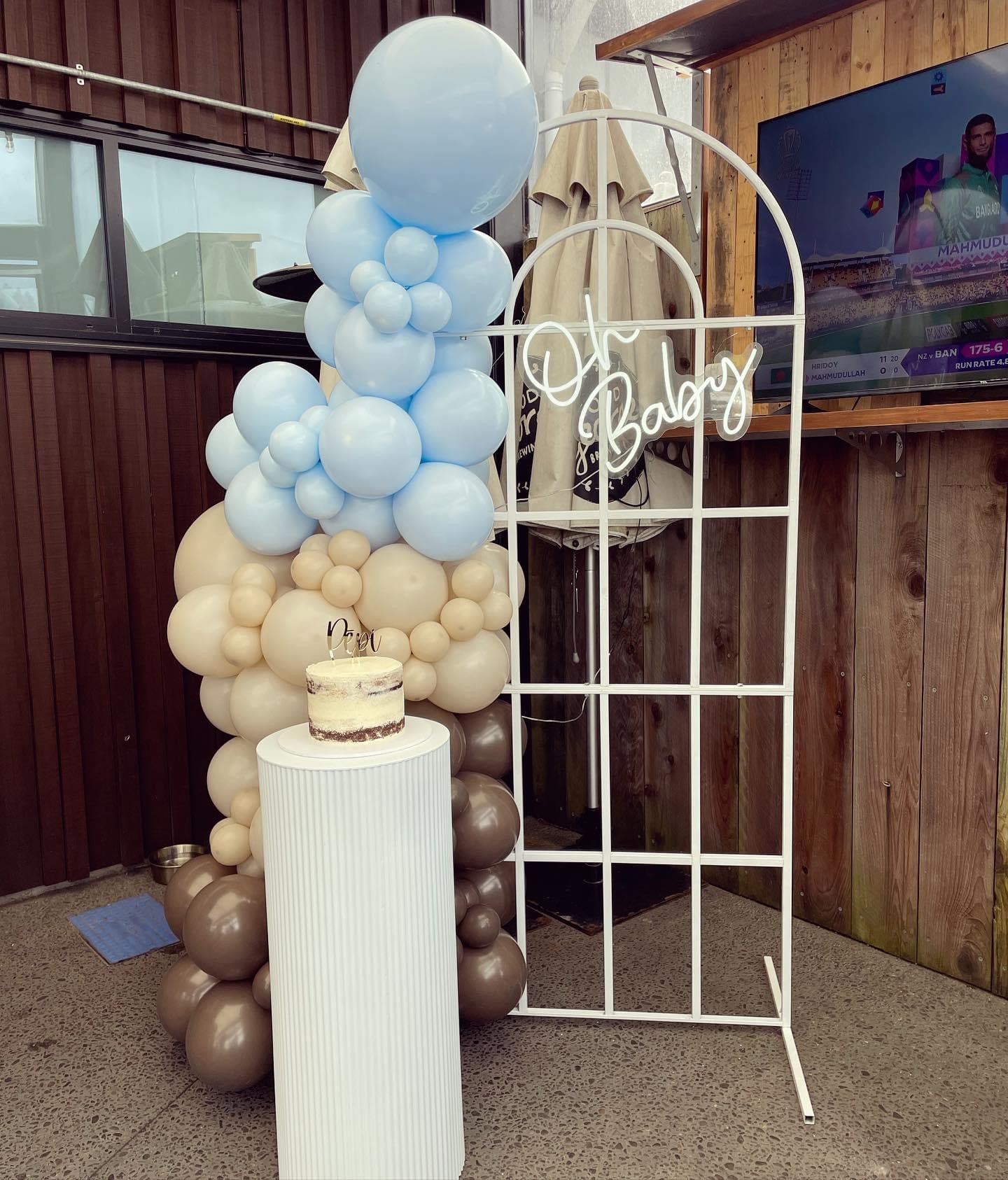 Round Scalloped Plinth